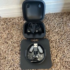 Black Powerbeats Pro